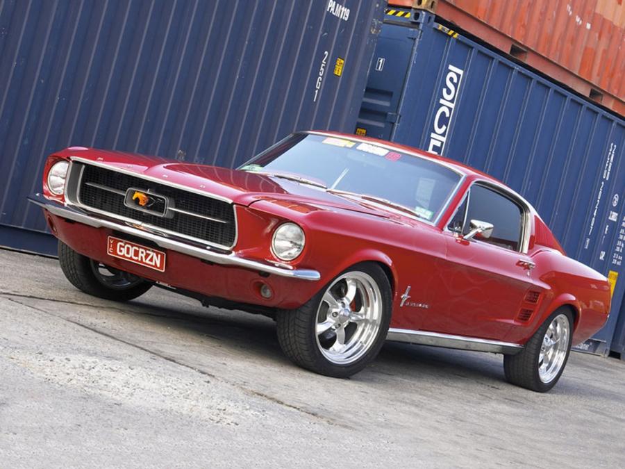  Ford Mustang Fastback Custom 1967 года  (фото 1 из 1)